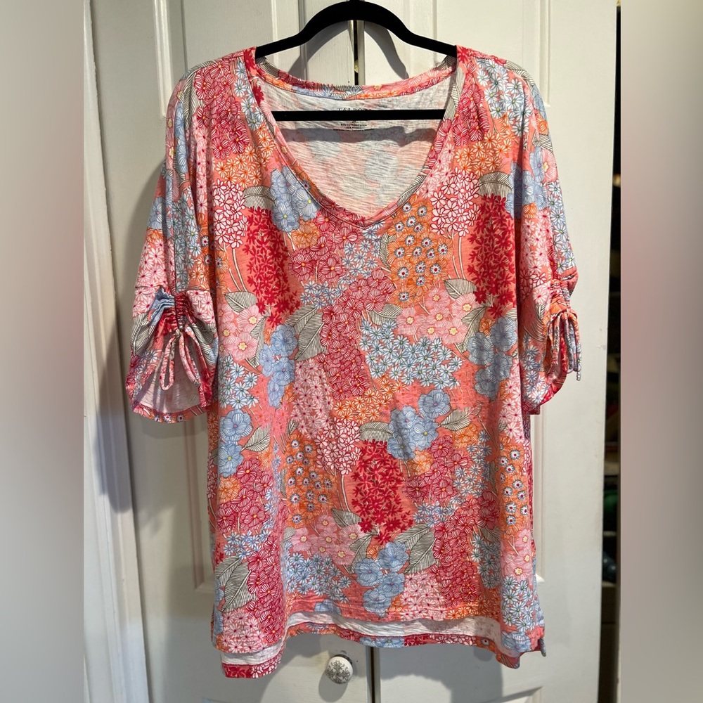TALBOTS PLUS / Floral 🌺 V- Neck , Short Sleeve w Gathering Bow Ties